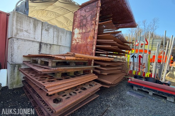 Sikteduker til Keestrack K6 – ca. 51 stk – stativ medfølger – ulike størrelser