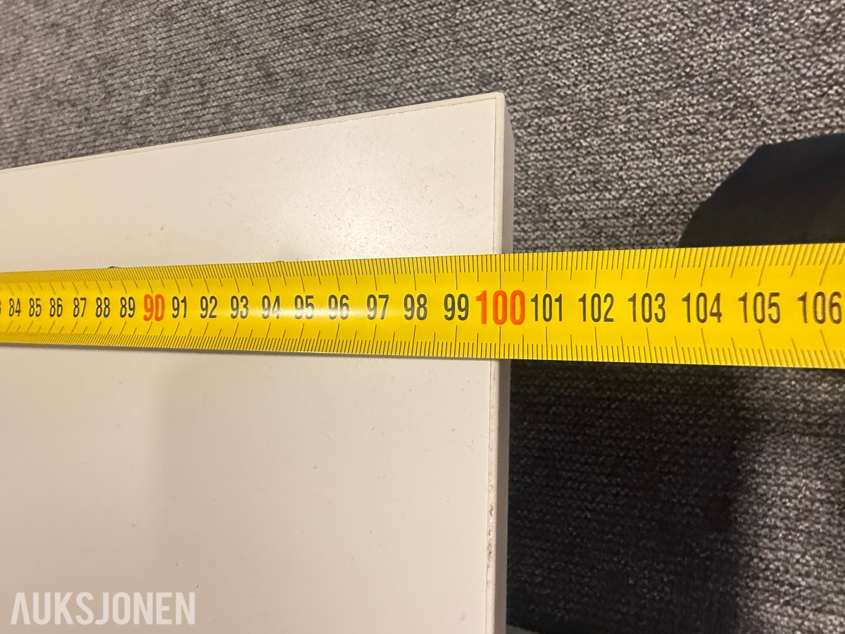AJ garderobeskap med 8 rom og benk