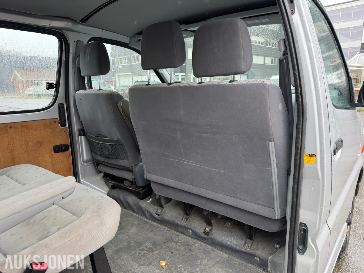 2004 Toyota HIACE 2.5-102 D 4WD