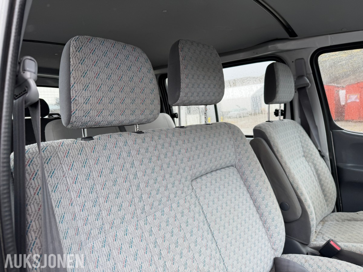2004 Toyota HIACE 2.5-102 D 4WD