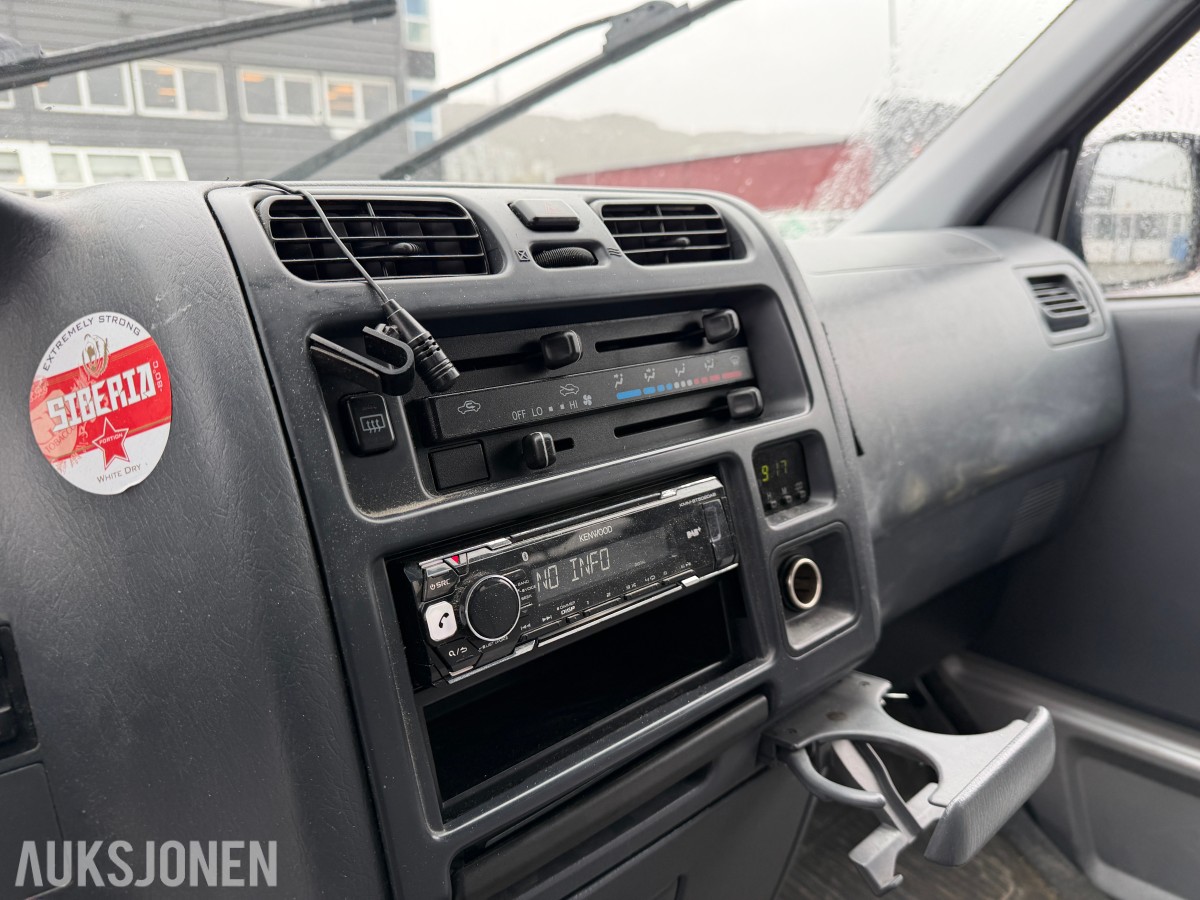 2004 Toyota HIACE 2.5-102 D 4WD
