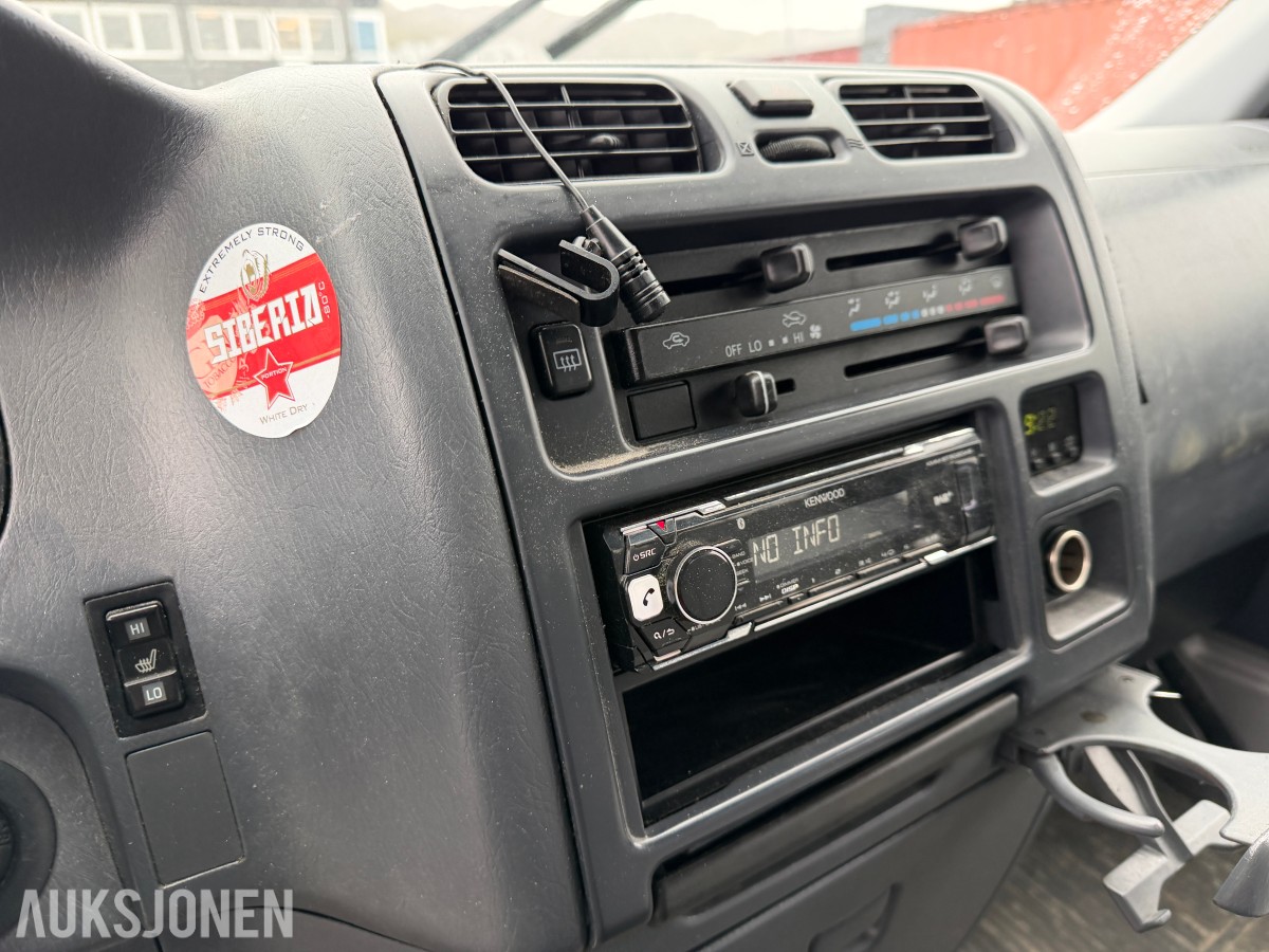 2004 Toyota HIACE 2.5-102 D 4WD