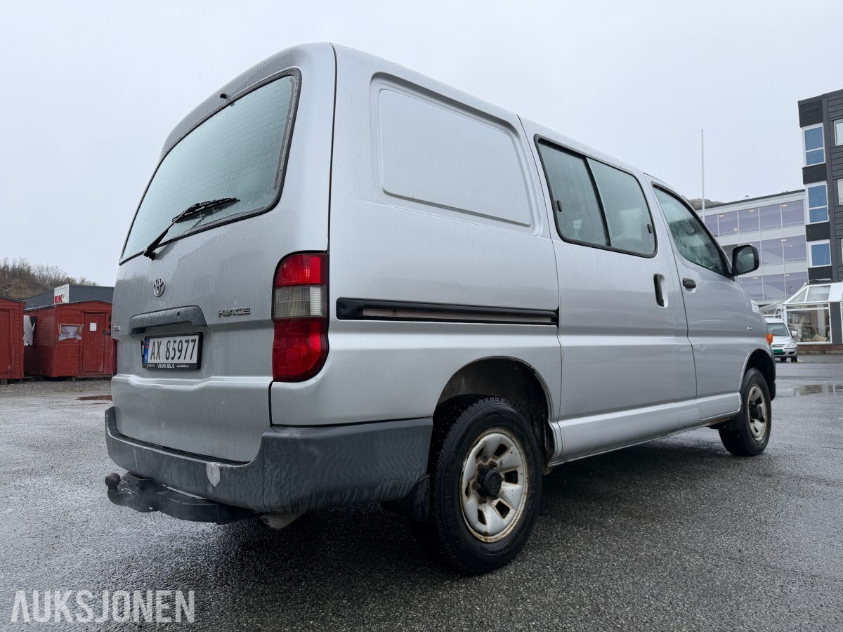2004 Toyota HIACE 2.5-102 D 4WD
