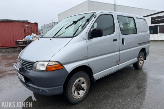 2004 Toyota HIACE 2.5-102 D 4WD