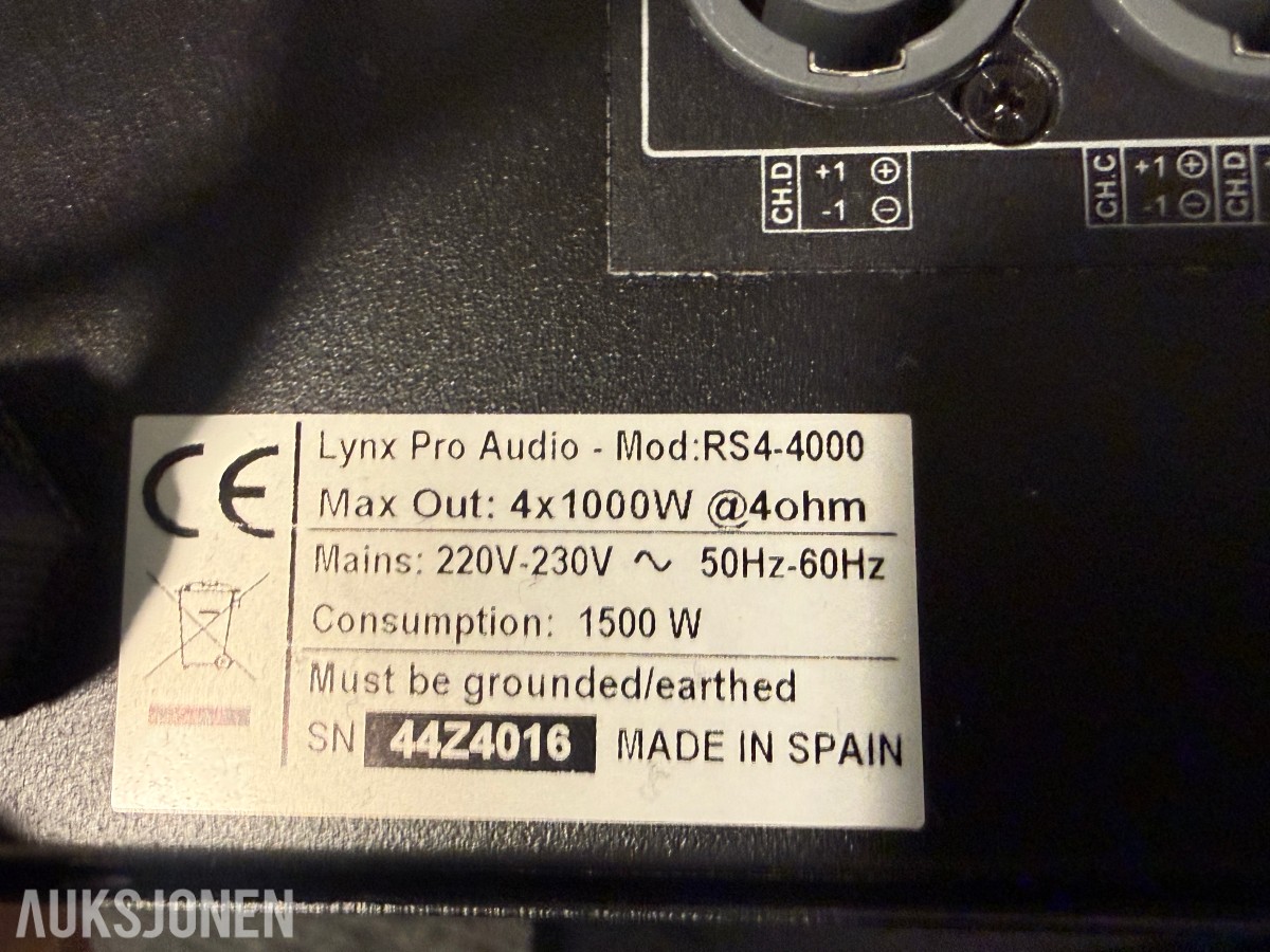 Lynx Pro Audio RS4-4000 4-kanals effektforsterker + rackskuff