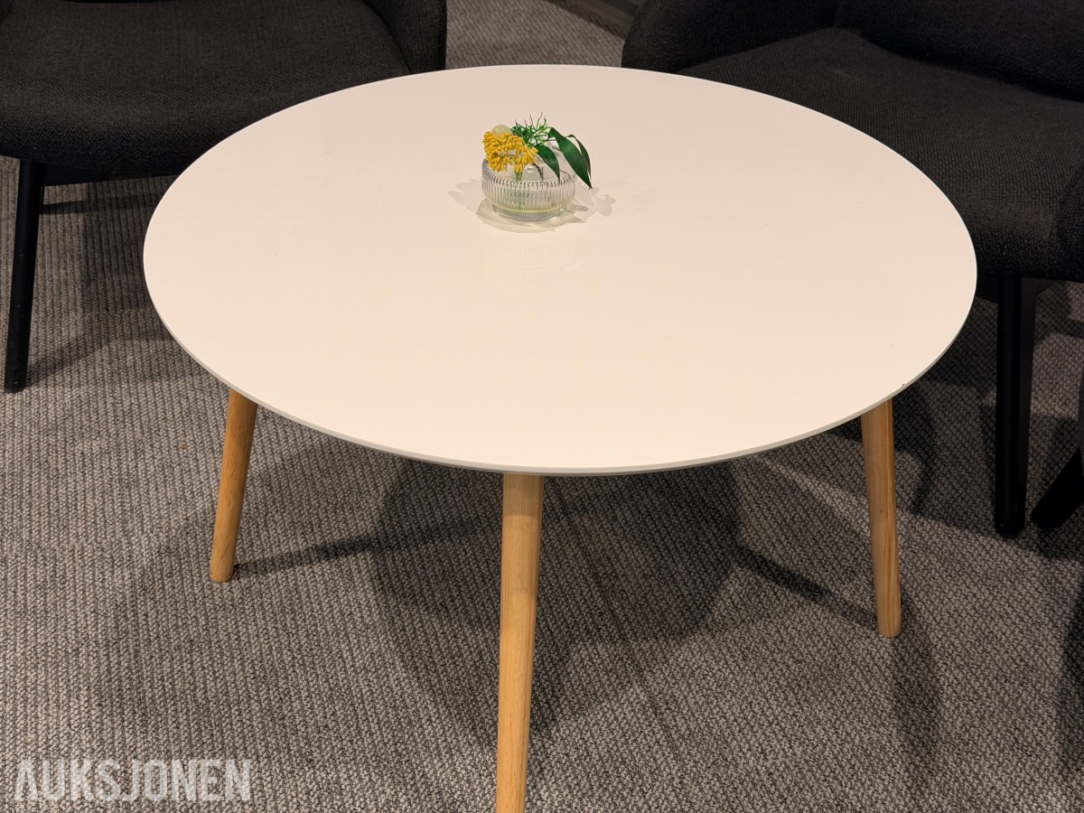Komplett loungegruppe – 3 lenestoler + rundt bord