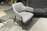 Sofagruppe med 3-seter og 2 lenestoler + klesstativ + planter