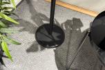 Sofagruppe med 3-seter og 2 lenestoler + klesstativ + planter