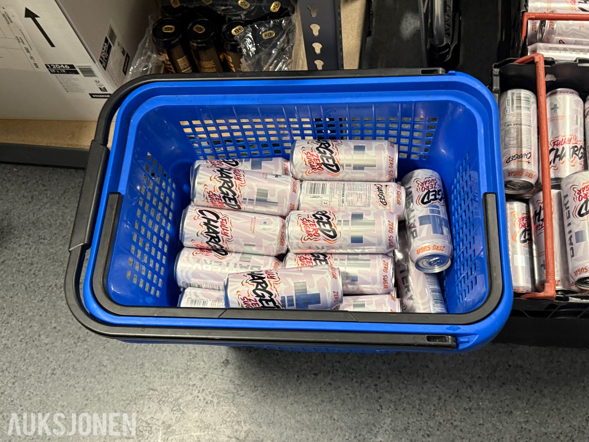 Stort Parti med Battery energidrikk, brus, godteri og engangsartikler