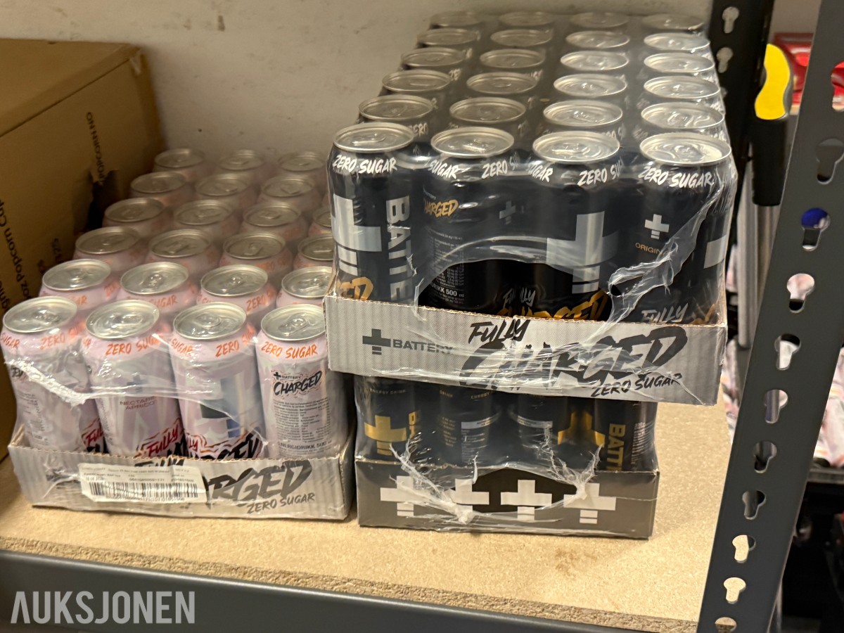Stort Parti med Battery energidrikk, brus, godteri og engangsartikler