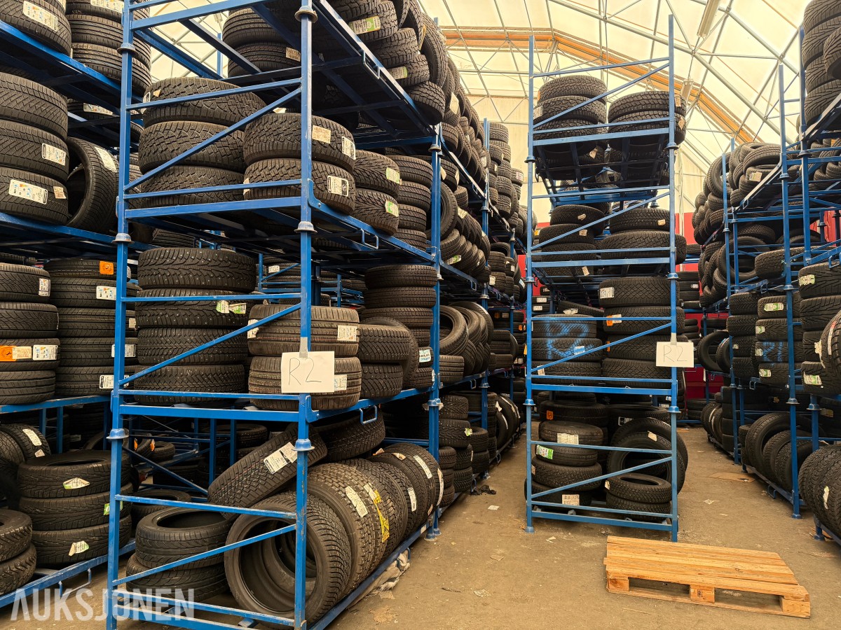 Lager av bildekk – selges samlet