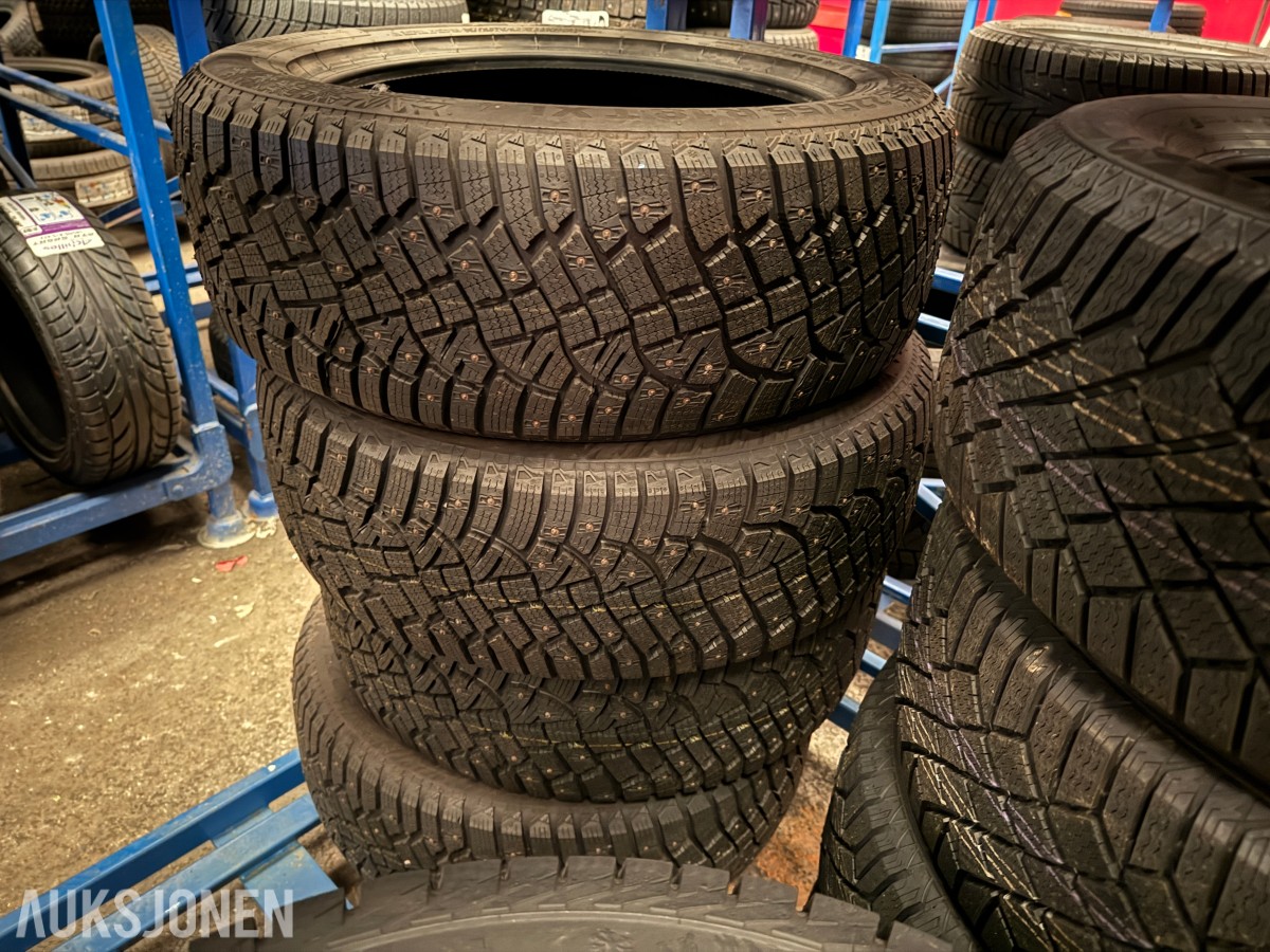 Lager av bildekk – selges samlet