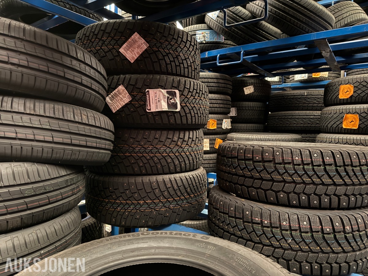 Lager av bildekk – selges samlet