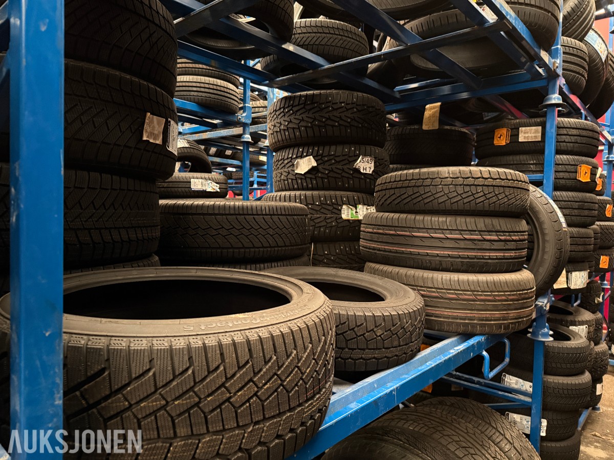 Lager av bildekk – selges samlet
