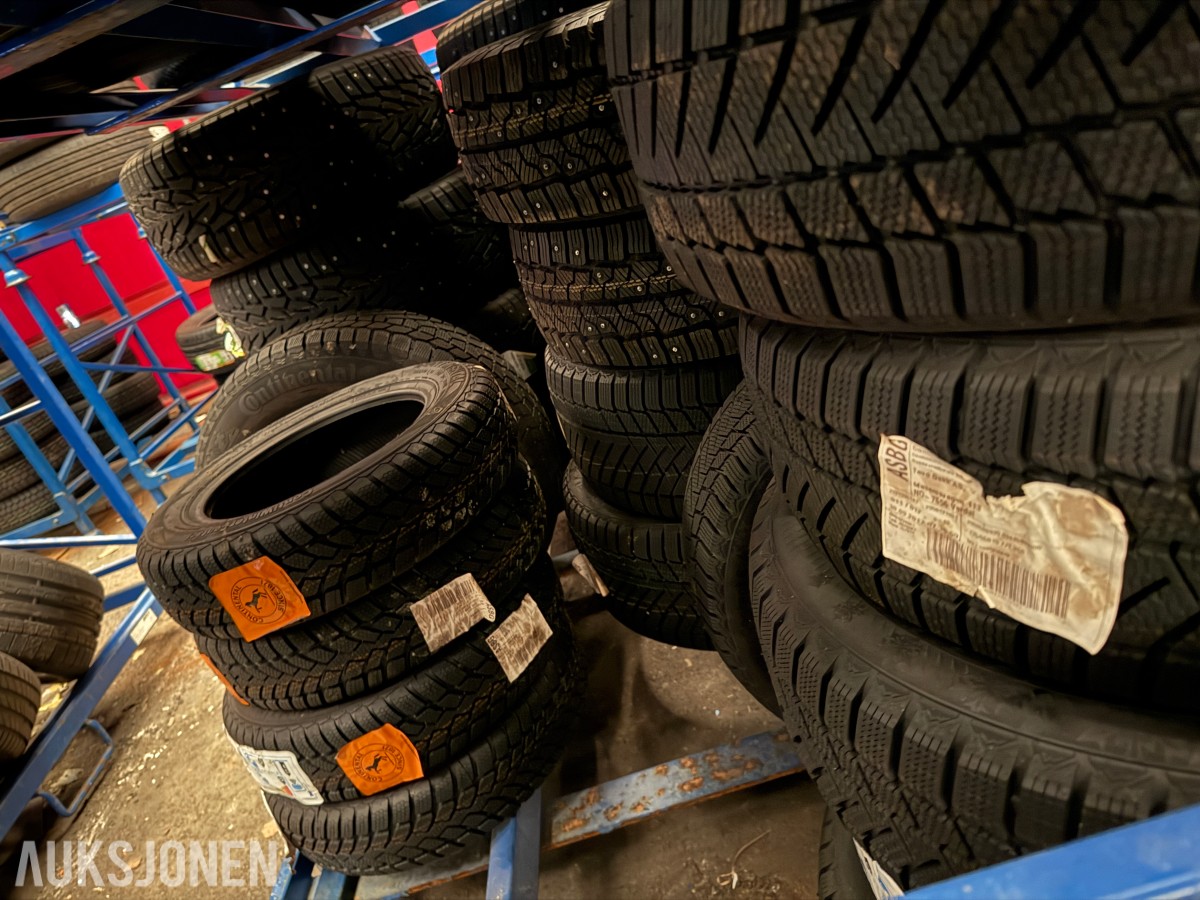 Lager av bildekk – selges samlet