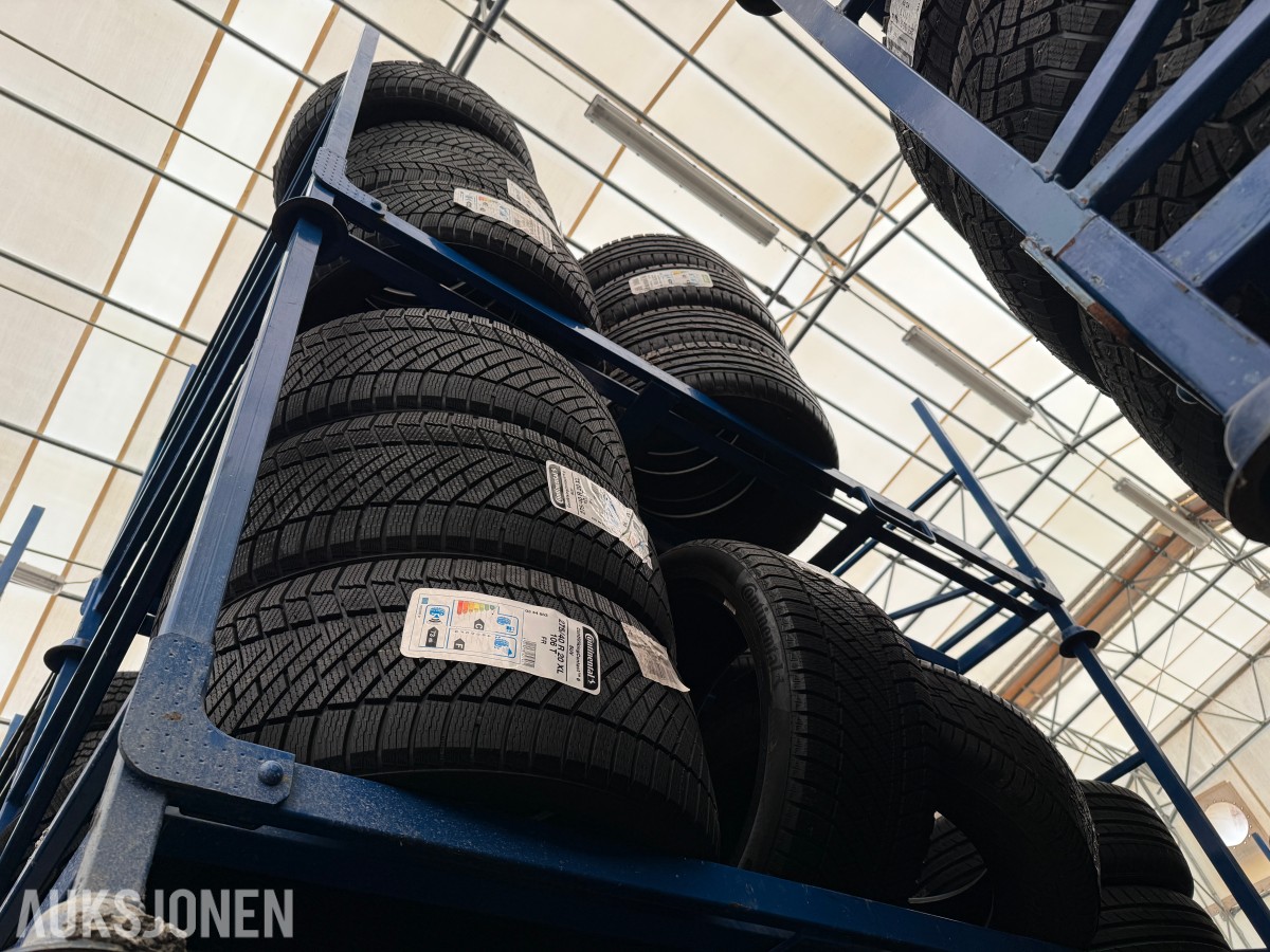 Lager av bildekk – selges samlet