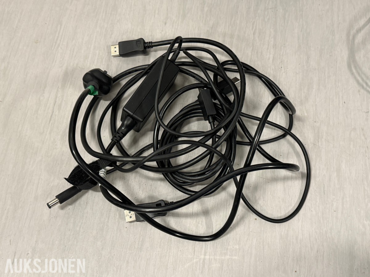 Spillutstyr med arcade sticks, kontrollere, JBL, Nintendo Switch-og Redbull tilbehør