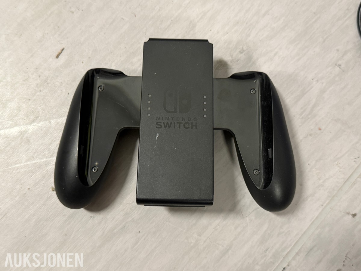 Spillutstyr med arcade sticks, kontrollere, JBL, Nintendo Switch-og Redbull tilbehør