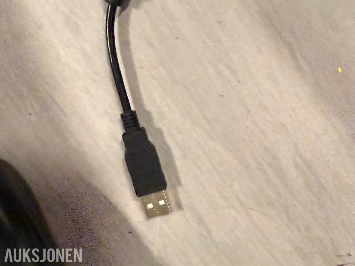 Spillutstyr med arcade sticks, kontrollere, JBL, Nintendo Switch-og Redbull tilbehør
