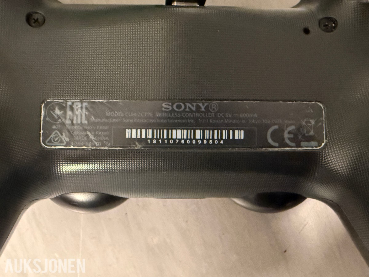 Spillutstyr med arcade sticks, kontrollere, JBL, Nintendo Switch-og Redbull tilbehør