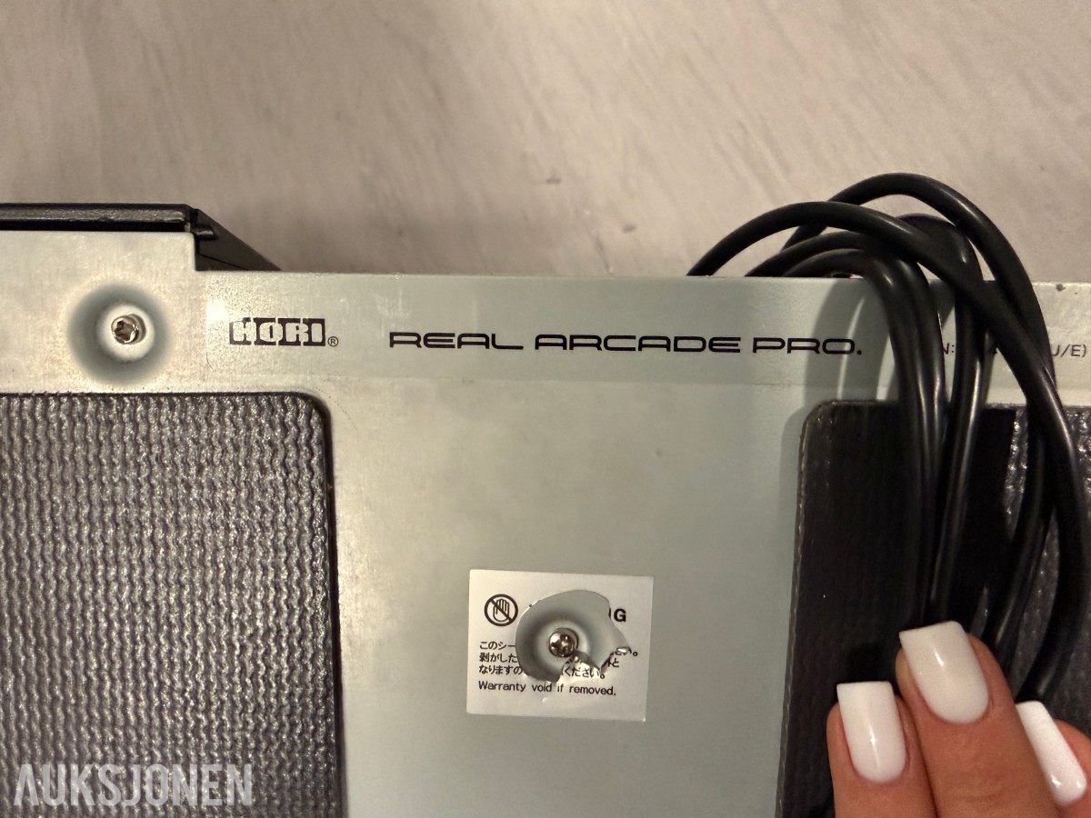 Spillutstyr med arcade sticks, kontrollere, JBL, Nintendo Switch-og Redbull tilbehør