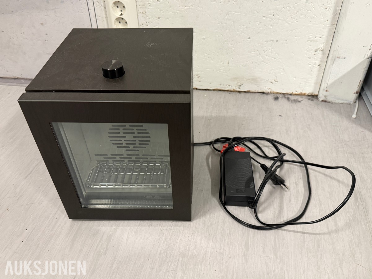 Spillutstyr med arcade sticks, kontrollere, JBL, Nintendo Switch-og Redbull tilbehør