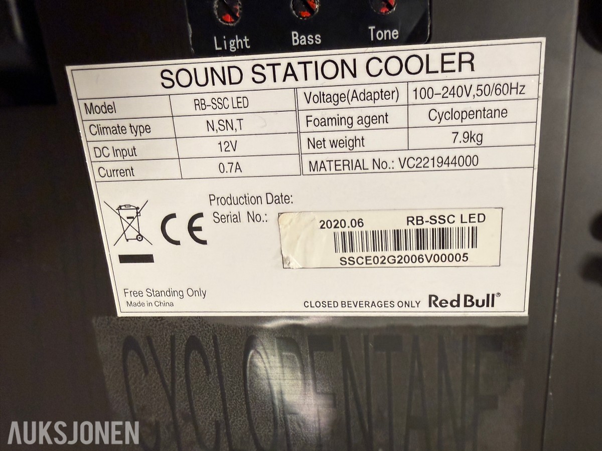 Spillutstyr med arcade sticks, kontrollere, JBL, Nintendo Switch-og Redbull tilbehør