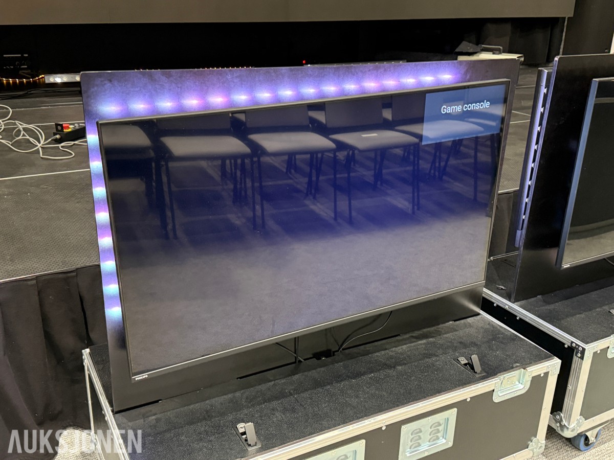 2 Stk. Philips TV-skjermer i flightcase med kabling og tilbehør