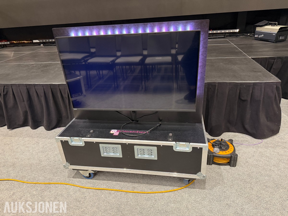 2 Stk. Philips TV-skjermer i flightcase med kabling og tilbehør