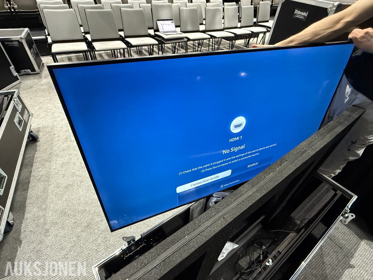 3 Stk. Samsung 55” 4K TV m/ flightcase – UE55TU6905K / QE55Q70TAT