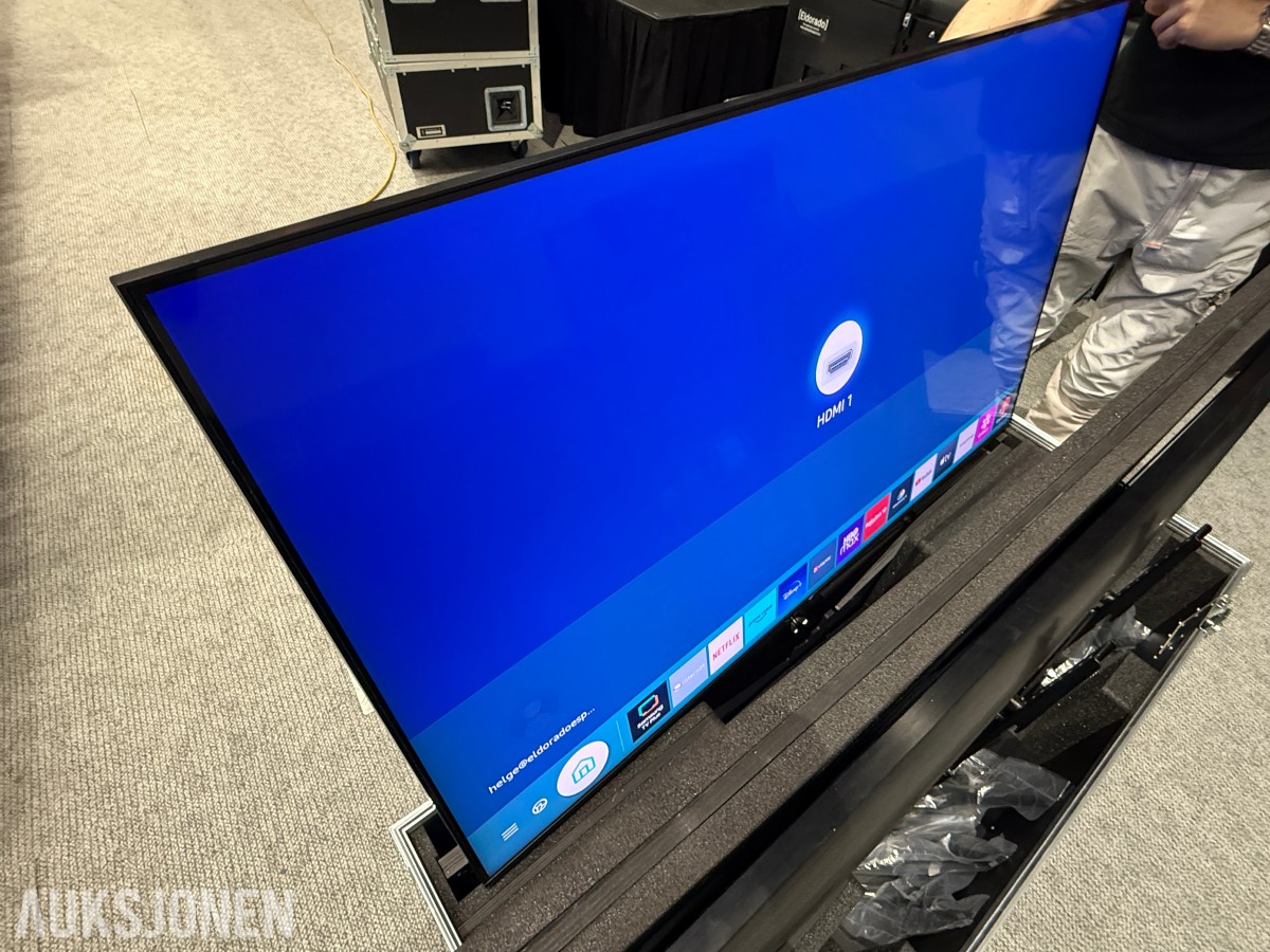 3 Stk. Samsung 55” 4K TV m/ flightcase – UE55TU6905K / QE55Q70TAT