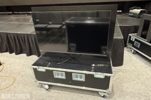 2 Stk. Philips TV og flightcase