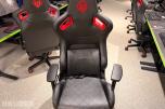 Komplett Gamingstasjon – PC, skjerm, gamingstol, bord, tastatur og headset