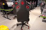 Komplett Gamingstasjon – PC, skjerm, gamingstol, bord, tastatur og headset