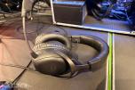 Komplett Gamingstasjon – PC, skjerm, gamingstol, bord, tastatur og headset
