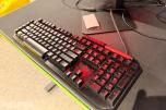 Komplett Gamingstasjon – PC, skjerm, gamingstol, bord, tastatur og headset