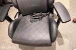 Komplett Gamingstasjon – PC, skjerm, gamingstol, bord, tastatur og headset