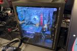 Komplett Gamingstasjon – PC, skjerm, gamingstol, bord, tastatur og headset