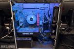Komplett Gamingstasjon – PC, skjerm, gamingstol, bord, tastatur og headset