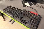 Komplett Gamingstasjon – PC, skjerm, gamingstol, bord, tastatur og headset