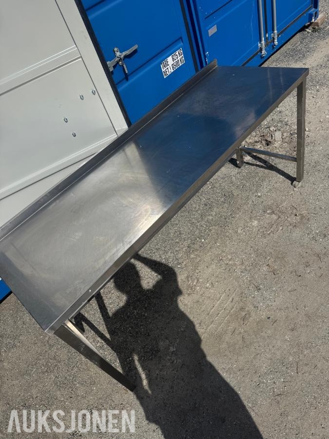 Kjøleskap, stoler, bord, vaskemaskin - ingen minstepris