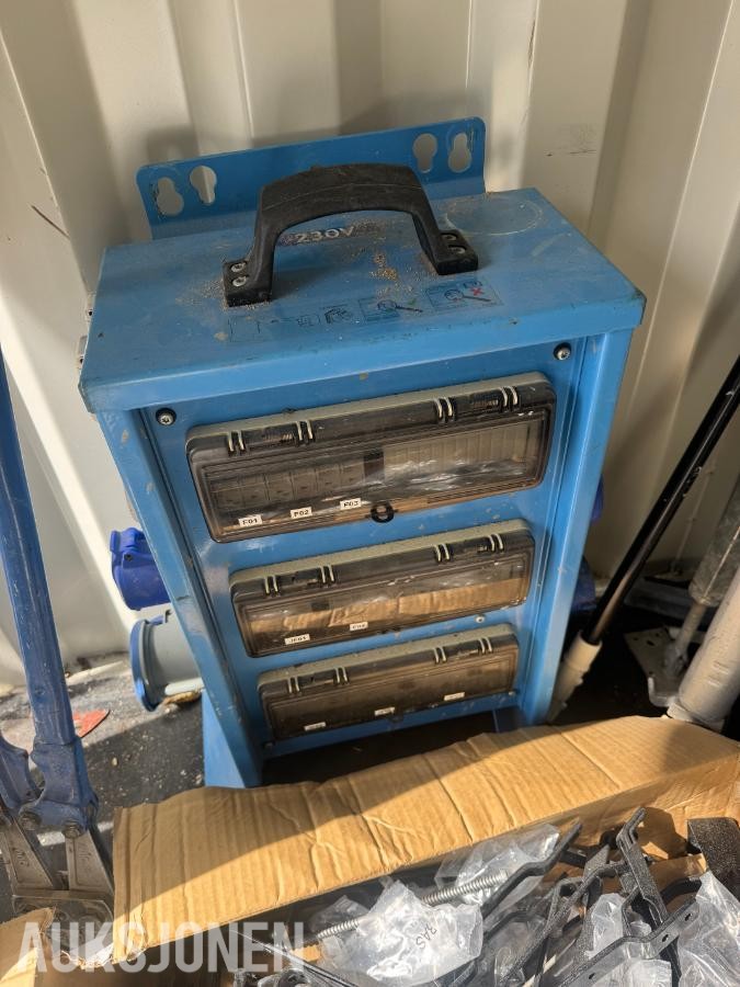 Diverse verktøy og maksiner, spiker med mer - ingen misntepris
