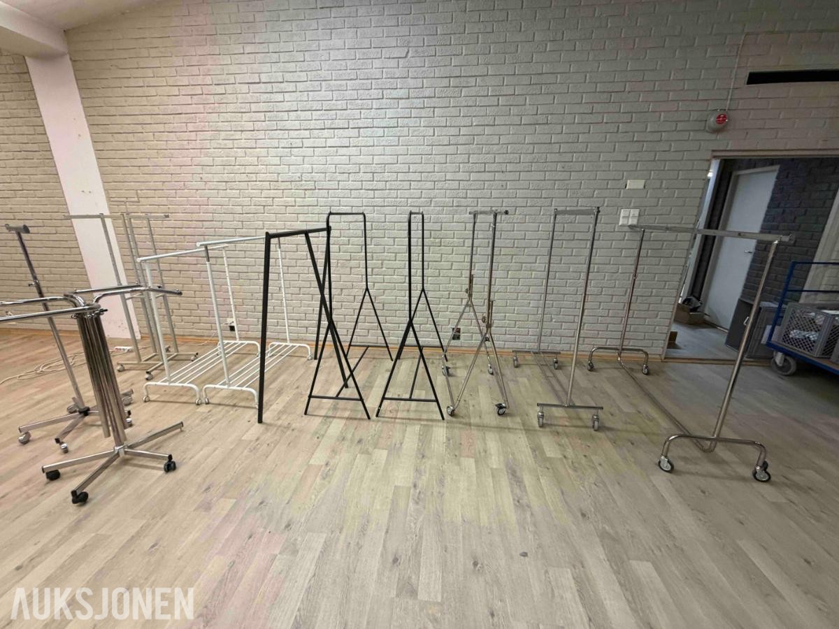 11 x Klesstativer til butikk / showroom