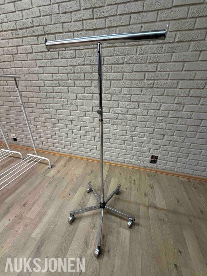 11 x Klesstativer til butikk / showroom