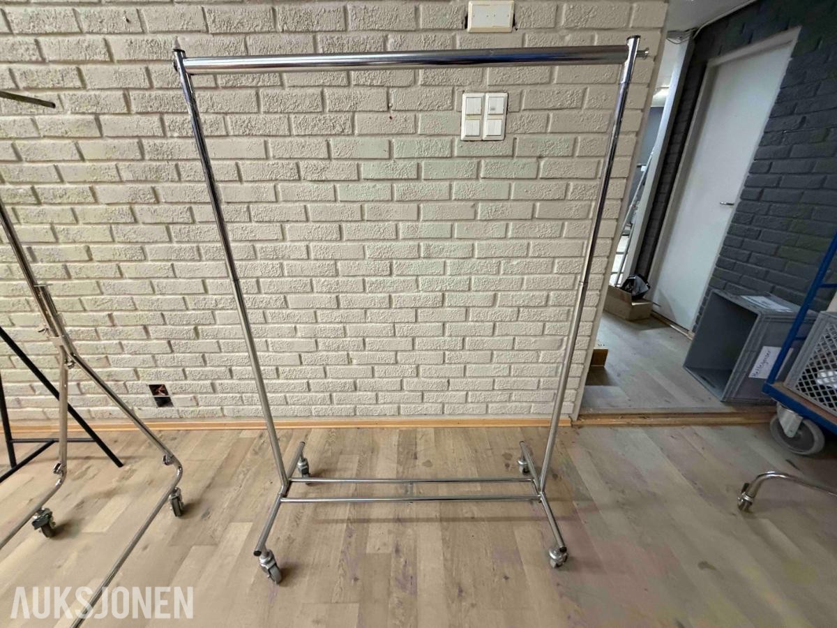 11 x Klesstativer til butikk / showroom