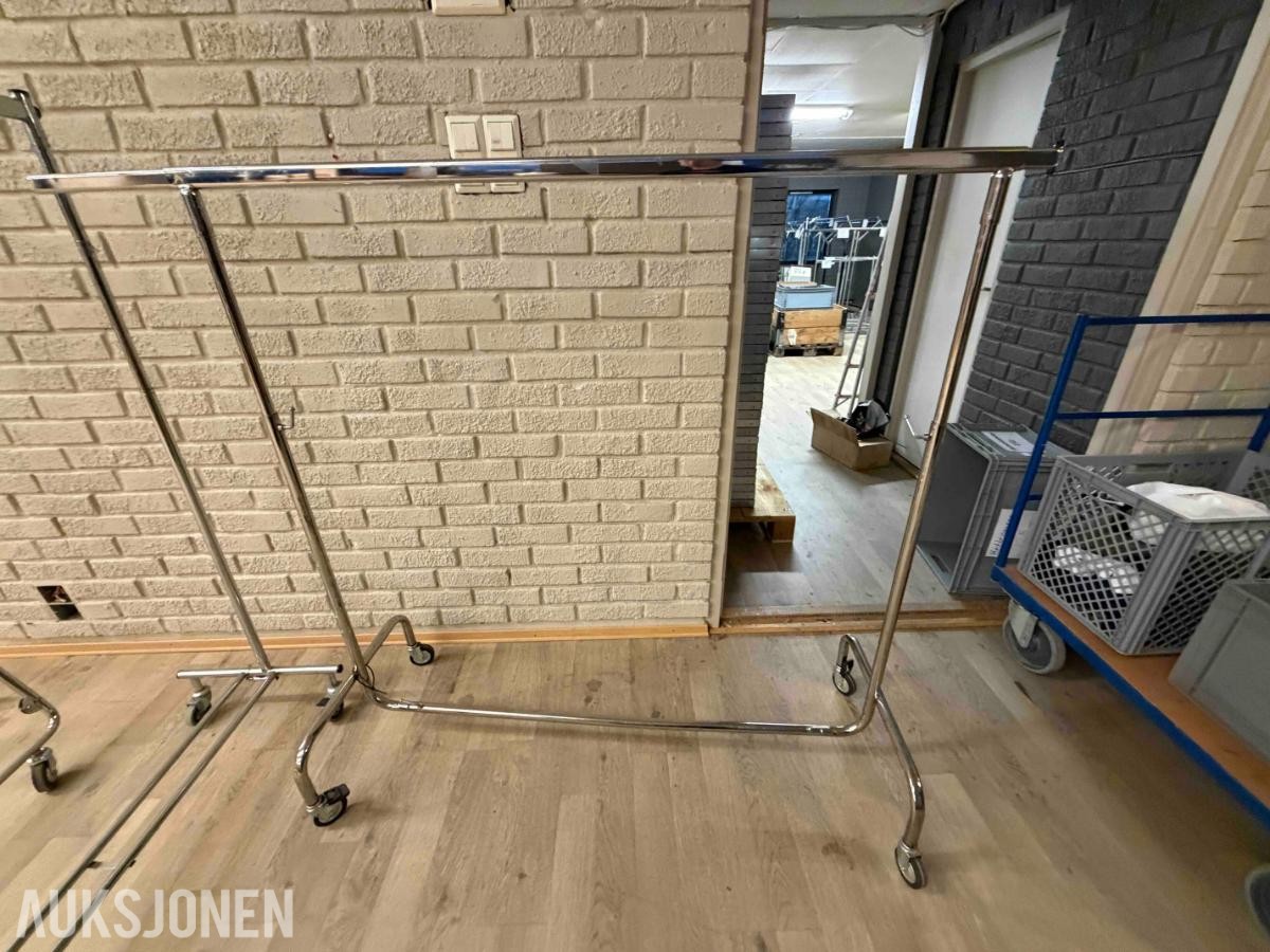 11 x Klesstativer til butikk / showroom