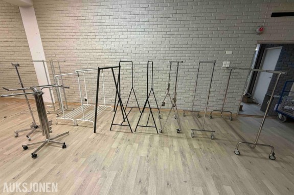 11 x Klesstativer til butikk / showroom