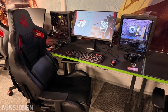 Komplett Gamingsetup – pc, skjerm, gamingstol, bord, tasatur, headset og mus