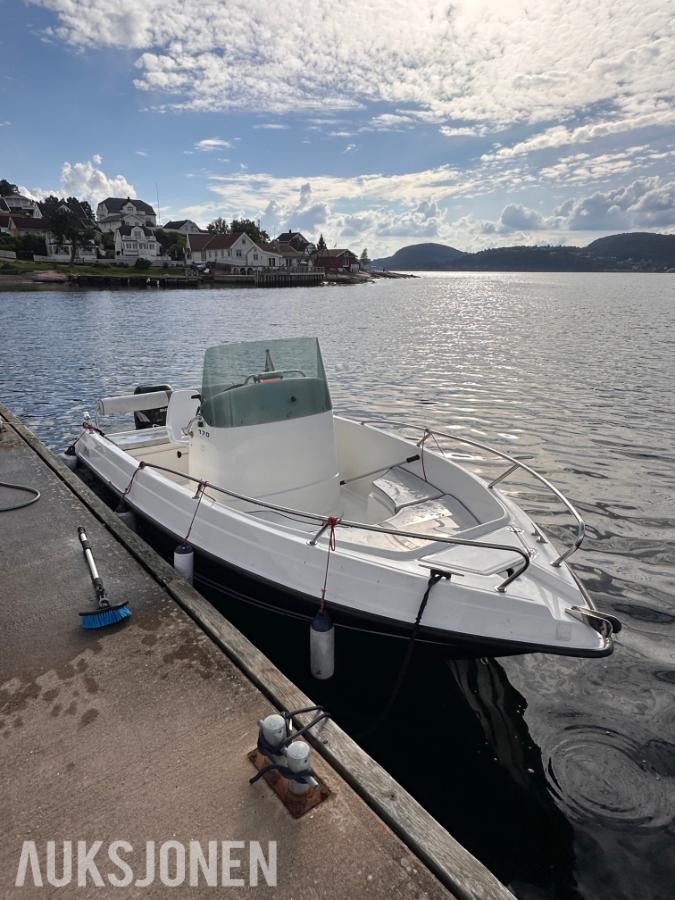 2001 White Shark 170 med Suzuki 90hk