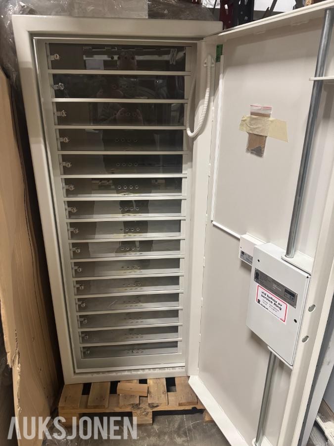 2 stk Robur Håndvåpenskap